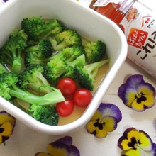 ブロッコリー&プチトマトのおひたしって、実は、こんなに美味しいんです♪調味料1本で作りました!