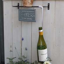 ワインのボトル底をくりぬいて→ → お花を植えて、、、外用インテリアに~~!