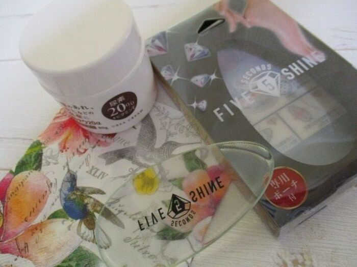 かかとすべすべに!不要な角質は白い粉となりさようなら~!