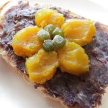 餡とお芋でめちゃうま!フラワーモチーフのトーストアート♪バターはたっぷり使いが正解!