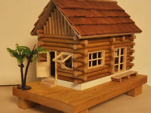 100均材料でログハウス模型を作って見ました。