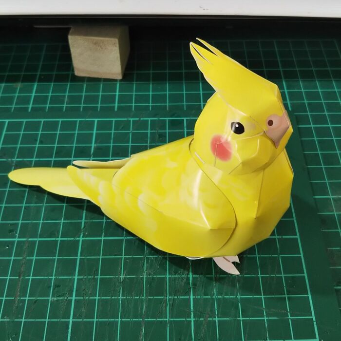 無料DLでペーパークラフトを作る(オカメインコ)