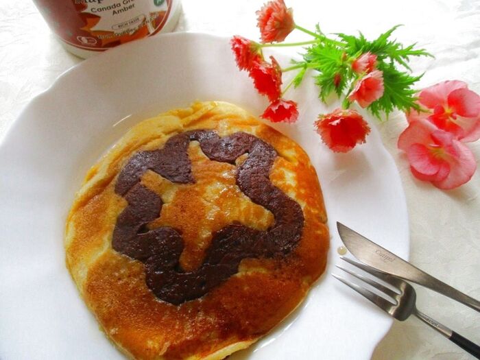 【簡単に!ホットケーキミックスにモチーフを描く方法】6弁のハス!パンケーキ♡