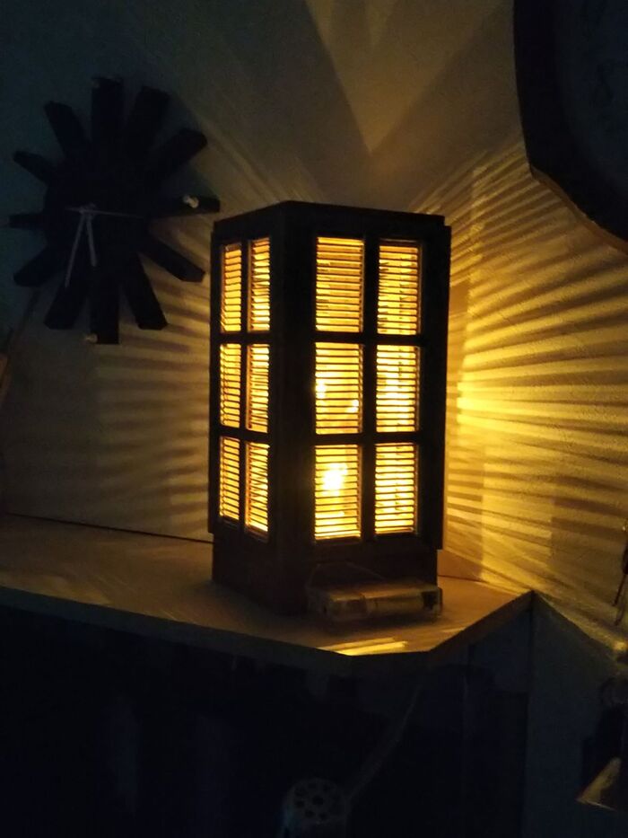 100均材料でアジアン風の照明スタンドを作る。