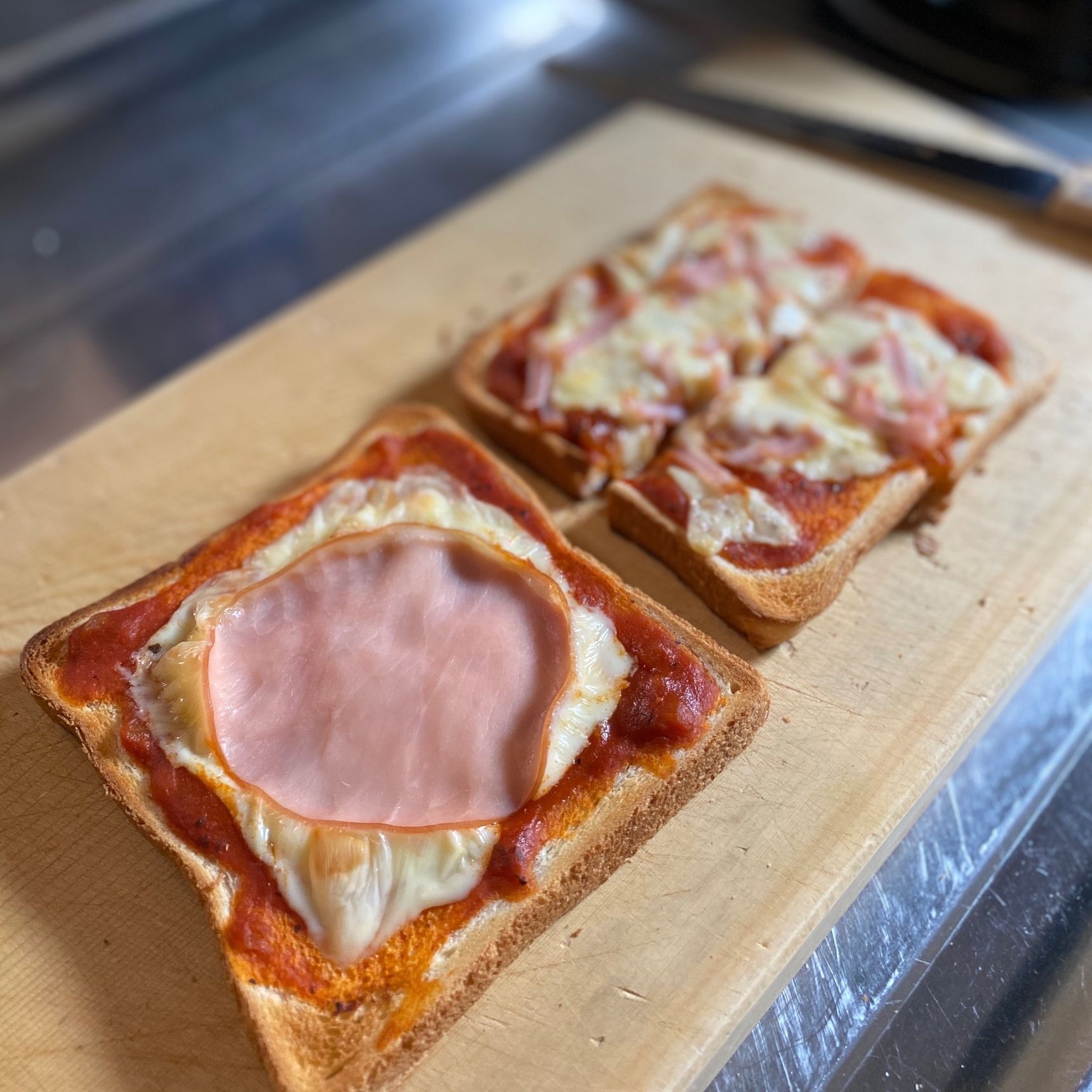 我が家の定番、簡単ピザトースト