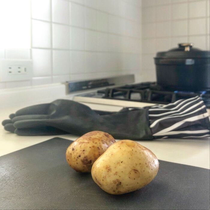 【料理を楽に】今が旬の新じゃがを熱いうちに美味しさを残して剥きたい!