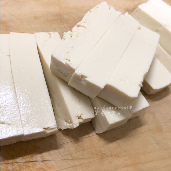 ➁豆腐は崩れないようにそっと