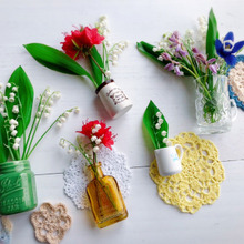 小さな花瓶で〜家に咲く季節の花をプチアレンジ♡