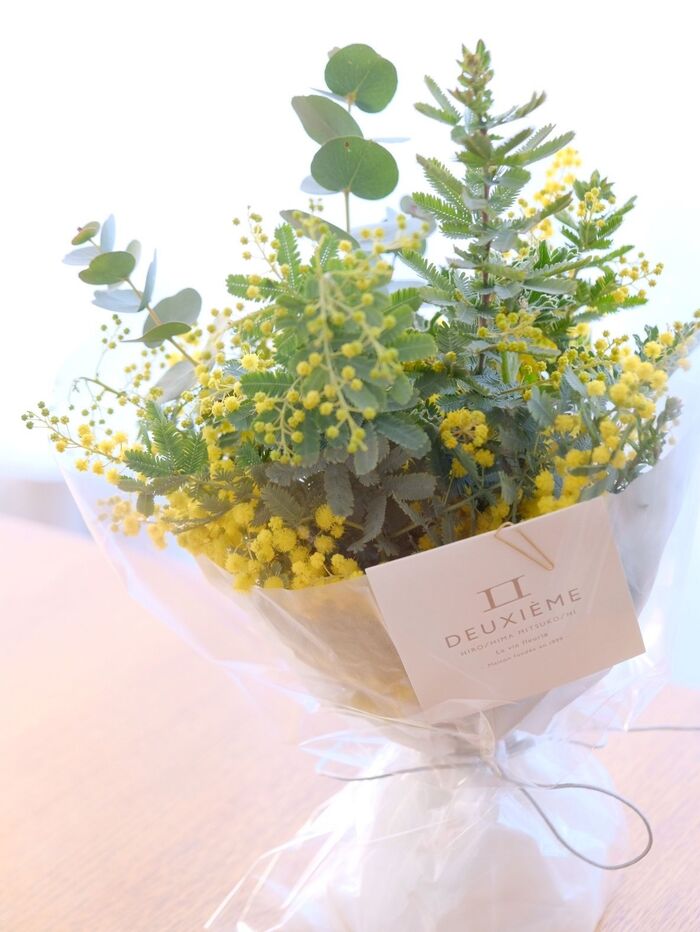 花束をもらったら、オシャレな玄関飾りのスワッグに変身!