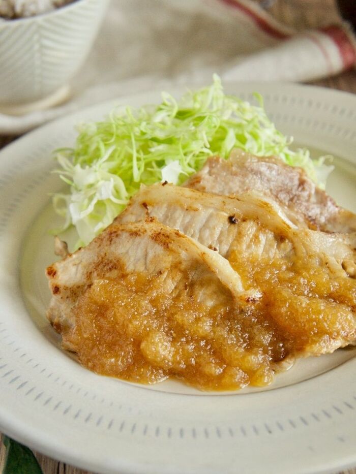豚肉の新玉ねぎおろしソースがけ 付け合わせの野菜もおいしく!