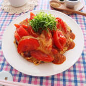 ごっつ旨い!お好み焼・たこ焼アレンジレシピ「とろとろトマトのチーズ豚モダン」