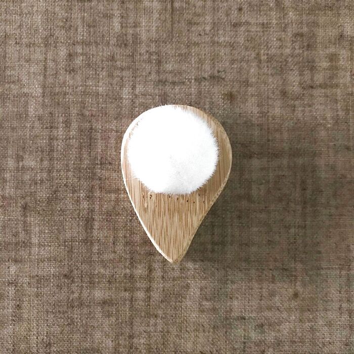 高見え&オシャレ!キャンドゥの「なめらか洗顔ブラシ」