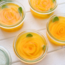 黄桃缶詰を丸ごと使用! 桃の薔薇ゼリー