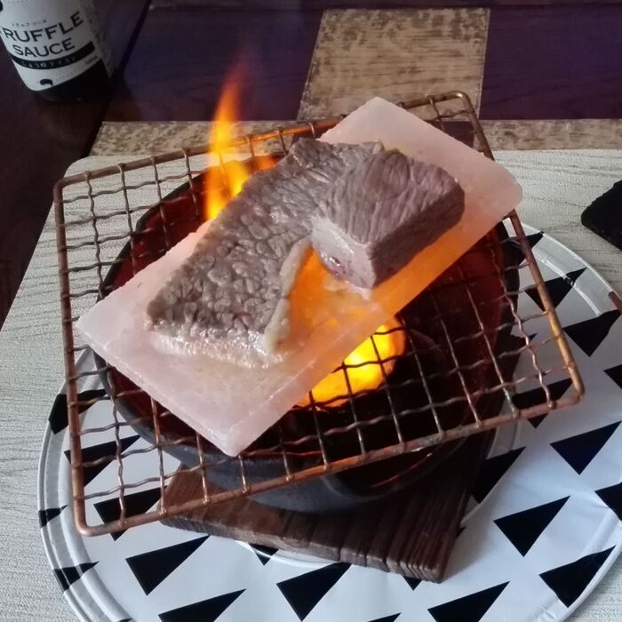 旨い‼ 食材の旨さが引き立つ、岩塩焼き!