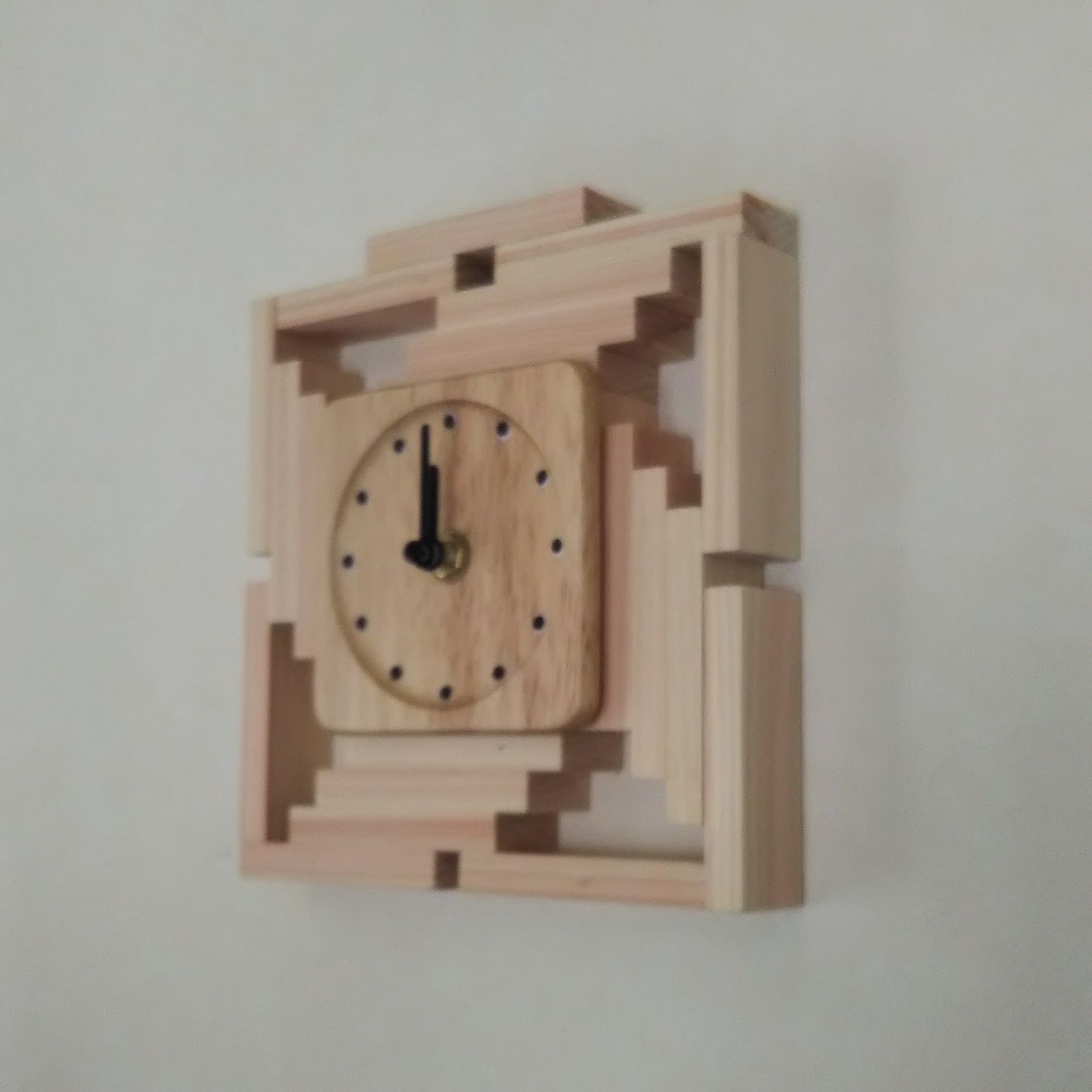 100均材料で木工ブロックアート時計を作る。