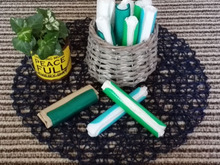 レジ袋を細長くたたみ、重い荷物も持ちやすく‼