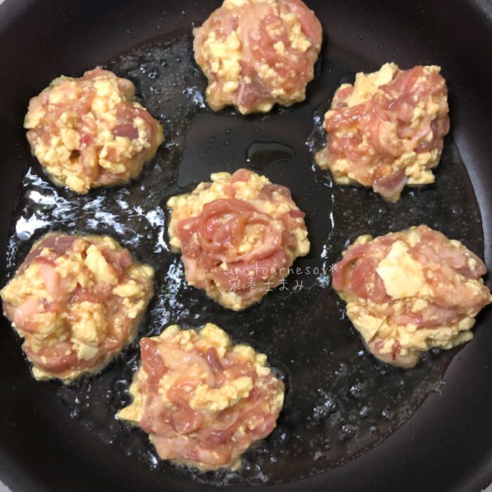 ⑤フライパンで両面焼く。《中火〜弱火》