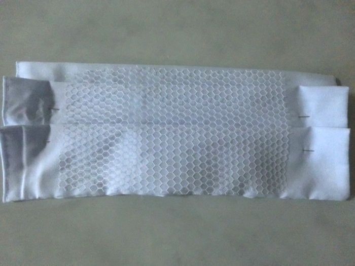 5.裏返してメッシュをあてる