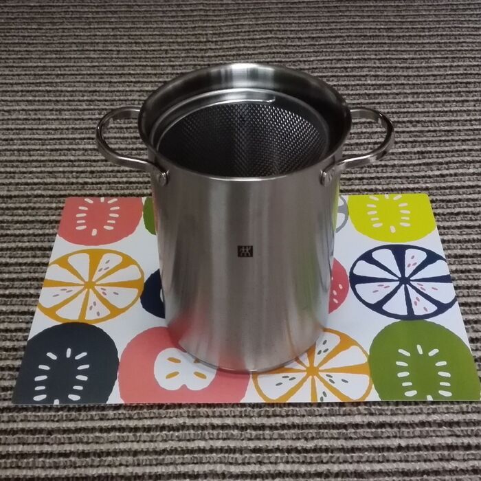 使わなくなったパスタ鍋で livingに季節感を‼