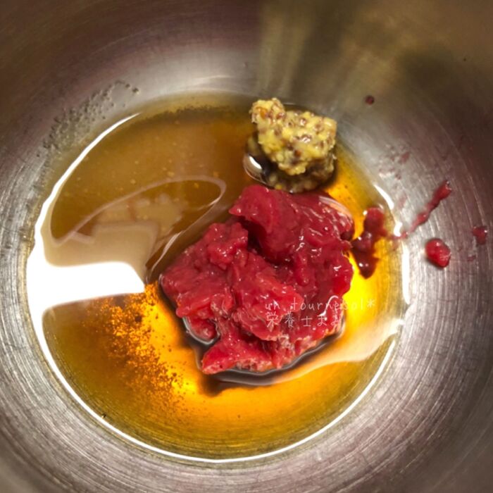 ③さとうを入れ、溶かすように混ぜて!