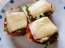 野菜たっぷりピザトースト🍕