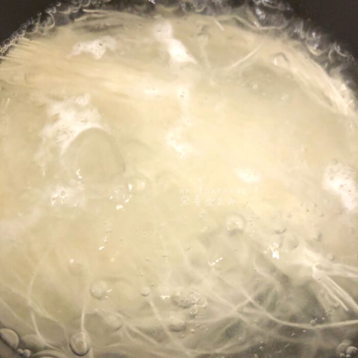 ③そうめんを茹でる
