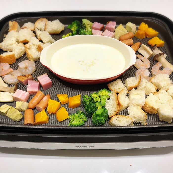 我が家の定番⭐︎ホットプレートでチーズフォンデュ