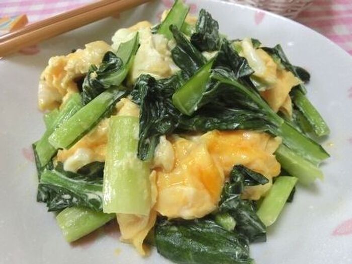 たまごはふんわり♪ 小松菜とたまごのマヨ醤油炒め