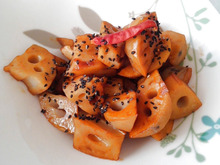 蓮根をシャキシャキ食感にするためには、ほんの3秒○○する❣