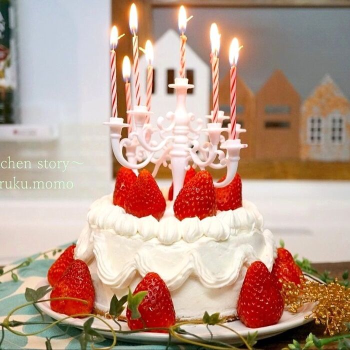 セリアの豪華なキャンドルスタンドで❤簡単!ふわふわホイップの苺デコレーションケーキを作りました♪