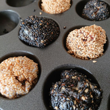 揚げずに焼いて✨ごま団子