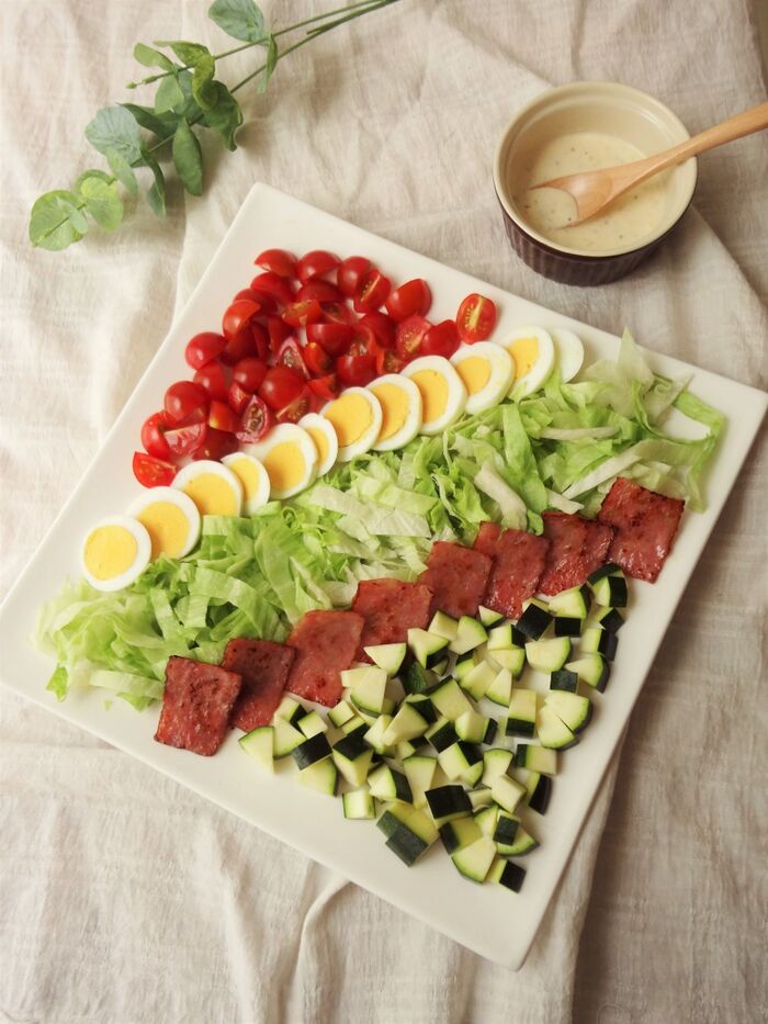 シャウ ベーコロンのカラフルサラダ