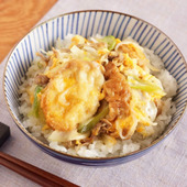 便利な野菜だし使用♪【仙台麩の丼】