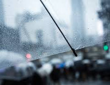 目からうろこ…!雨の日のイライラを解消する便利な傘アイデア6選