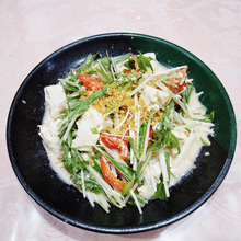 ゴマドレにチョイ足し。パプリカ、水菜の豆腐サラダ