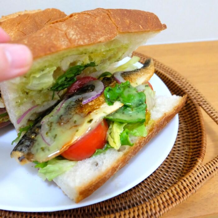 コンビニのさばの塩焼きとサラダで簡単サバサンド!
