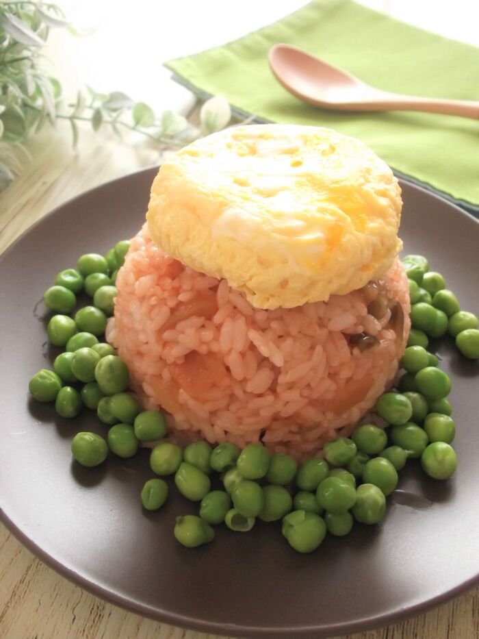 【レンジで簡単!】卵1個で作る 和風まんまるオムライス