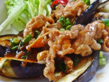 ナスステーキの中華風生姜焼きのせ