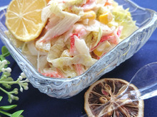 カニカマとレタスとコーンの激ウマサラダ