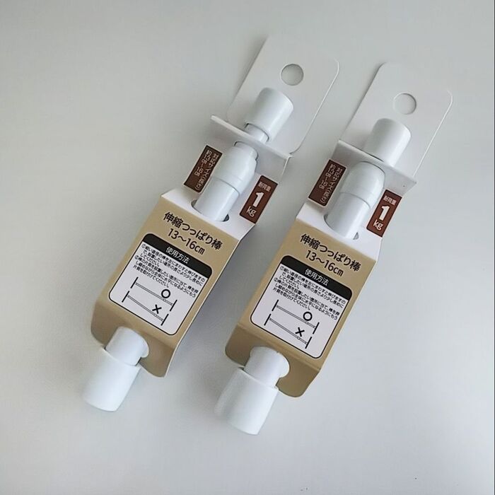 セリアの ミニ突っ張り棒で 洗面台のティッシュを収納