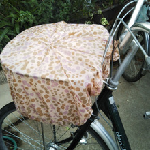 使えなくなった超軽量折り畳み傘で自転車の前カゴカバー!ワンタッチで雨よけ!