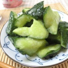 1分もむだけでやみつき♪ 割りきゅうりのからし漬け