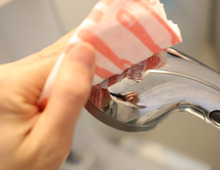 「保冷剤が掃除に使える」ってホント?半信半疑ながらやってみた