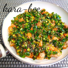 材料2つで手抜きに見せない♪アレで簡単!スタミナニラまみれチキン