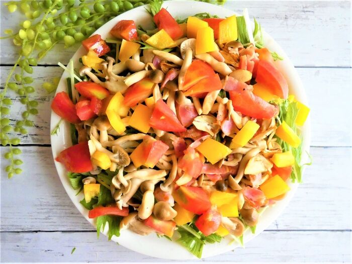 トマト・パプリカも飾り付けて完成!!