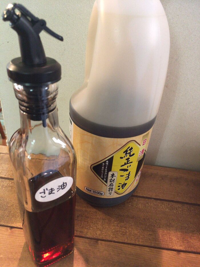 大容量ゴマ油を詰め替え