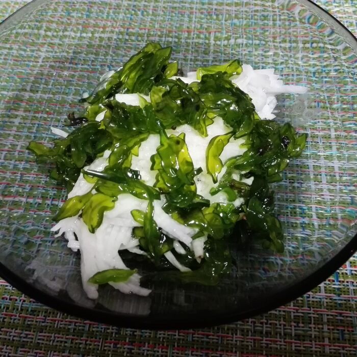 この緑のクリオネみたいのが、山芋と合います‼