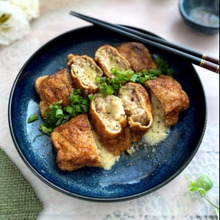 チーズとろ~りがたまらない!チーズin油揚げ餃子