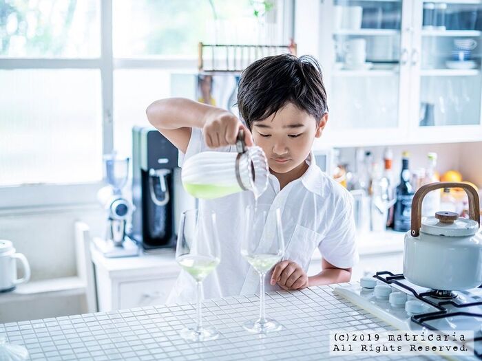 ワイングラスで味わう、水出し緑茶「つゆひかり」