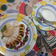 押し寄せる波から・・・・逃げる、リオレとゆべし